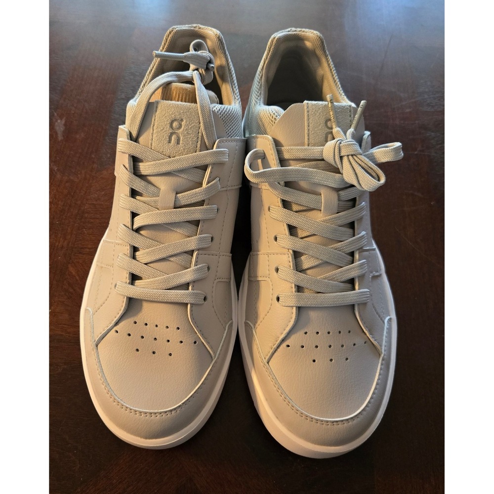 On Running The Roger Advantage Women Light Grey Vegan Leather Sneakers
